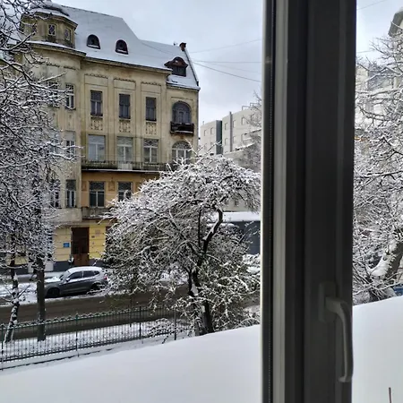 דירה двоповерхові мілена у центрі з балконом, та паркінгом *