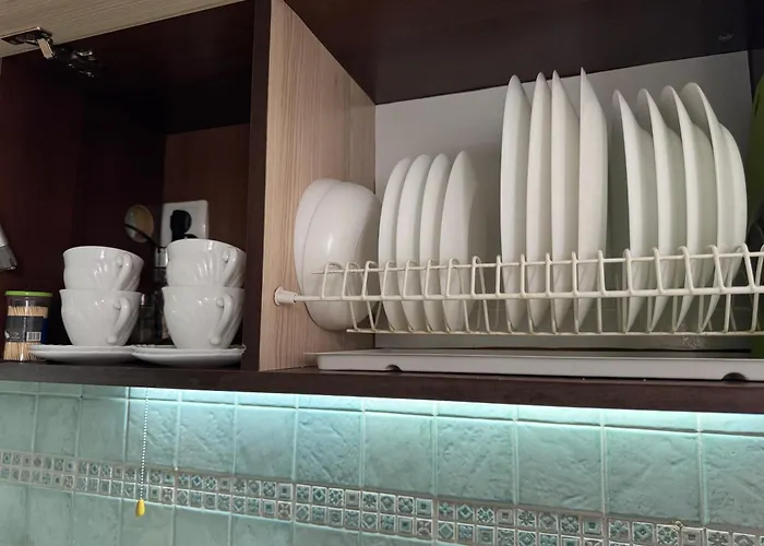 двоповерхові мілена у центрі з балконом, та паркінгом