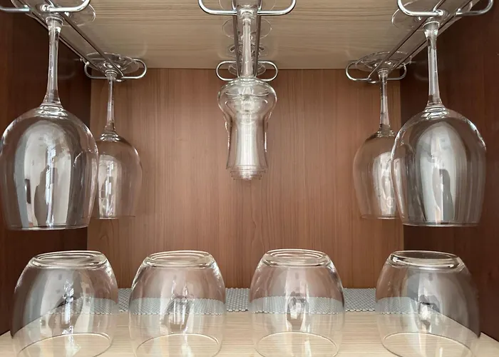 двоповерхові мілена у центрі з балконом, та паркінгом Apartman *