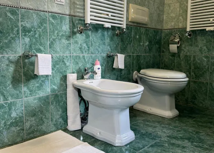 двоповерхові мілена у центрі з балконом, та паркінгом Apartman Lviv