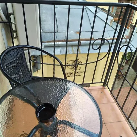 двоповерхові мілена у центрі з балконом, та паркінгом Apartamento Leópolis