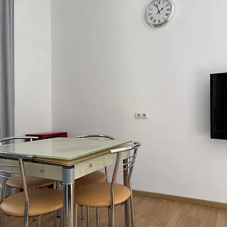 Apartamento двоповерхові мілена у центрі з балконом, та паркінгом *