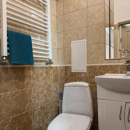 двоповерхові мілена у центрі з балконом, та паркінгом Apartmán *