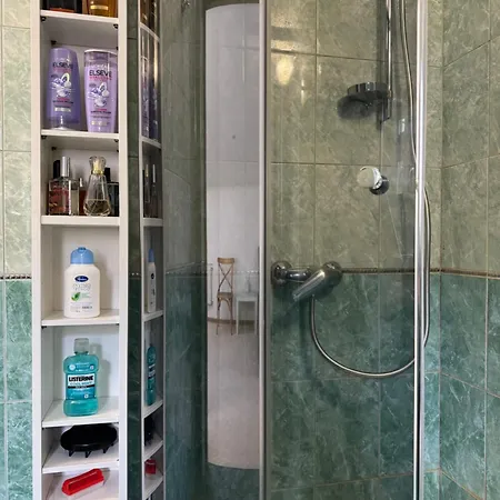 двоповерхові мілена у центрі з балконом, та паркінгом *