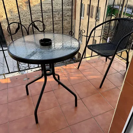 двоповерхові мілена у центрі з балконом, та паркінгом Apartamento