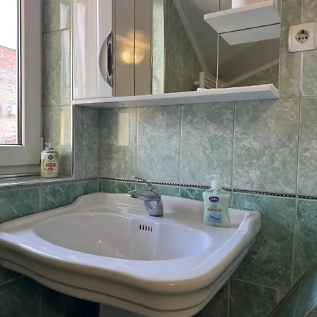 Apartmán двоповерхові мілена у центрі з балконом, та паркінгом *