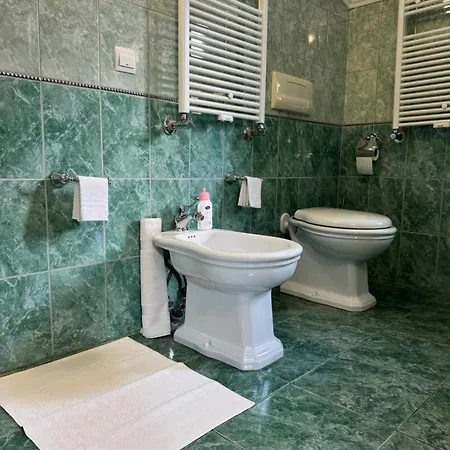 двоповерхові мілена у центрі з балконом, та паркінгом Apartmán Lvov
