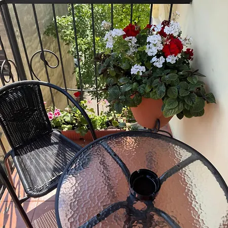 двоповерхові мілена у центрі з балконом, та паркінгом Leópolis