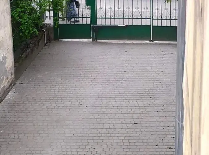 아파트 двоповерхові мілена у центрі з балконом, та паркінгом *