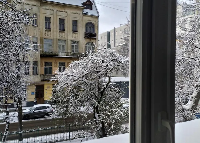 アパート двоповерхові мілена у центрі з балконом, та паркінгом *