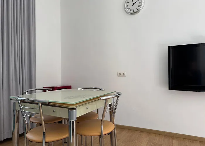 Apartment двоповерхові мілена у центрі з балконом, та паркінгом *