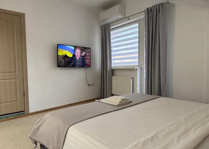 двоповерхові мілена у центрі з балконом, та паркінгом 리비프