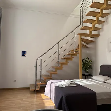 двоповерхові мілена у центрі з балконом, та паркінгом * إلفيف
